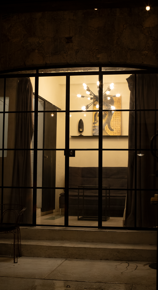 The Cave - El Hotel SMA